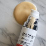 ENEOMEY DAYLIGHT C20 EMULSION ANTI-AGE REVITALISANTE 30ML – Image 2